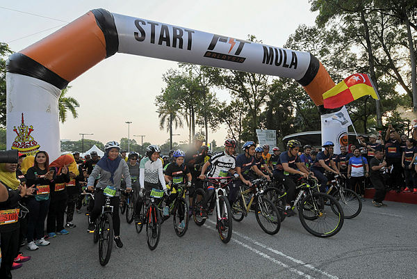 The launch of the state-level Fit Malaysia 2019 programme in Shah Alam on March 24, 2019. — Bernama