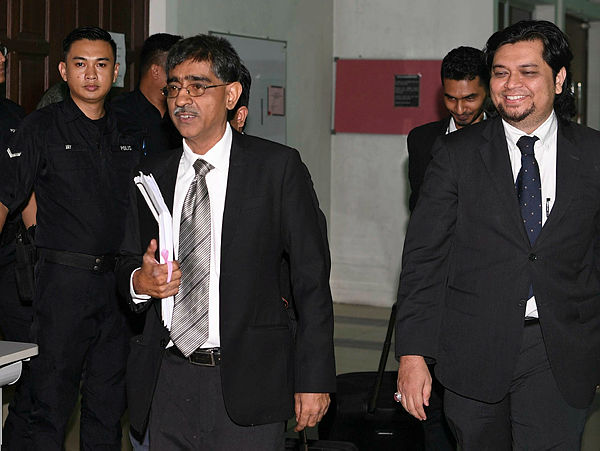 Lawyer Mohamed Haniff Khatri Abdulla, who represents the family of firefighter Muhammad Adib Mohd Kassim, appeared in Shah Alam High Court today. — Bernama