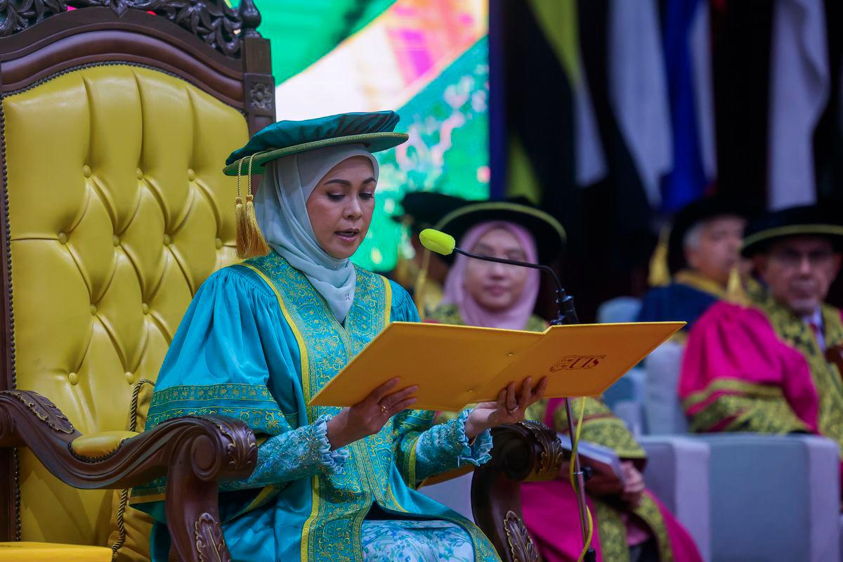Canselor Universiti Islam Selangor (UIS) Tengku Permaisuri Selangor Tengku Permaisuri Norashikin berkenan bertitah sempena Istiadat Pemasyhuran dan Konvokesyen ke-27 UIS di Kajang hari ini - BERNAMA