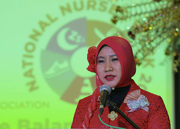 University Malaya Specialist Centre director of nursing Zurainawaty A. Rahman speaks during the Nurses Day celebration in Petaling Jaya. — Bernama