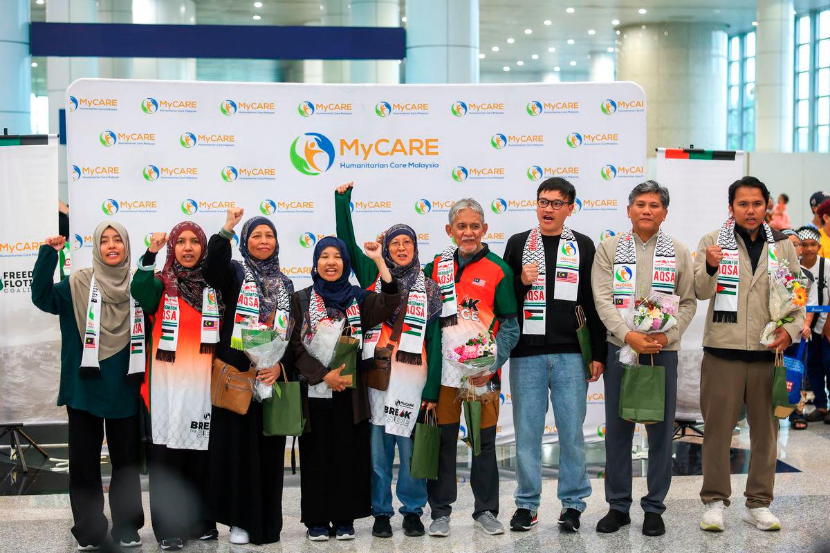 All nine Malaysian volunteers who participated in the Freedom Flotilla Coalition (FCC) and Thousand Medleens to Gaza (TMTG) mission arrived at Kuala Lumpur International Airport (KLIA) today. - BERNAMA