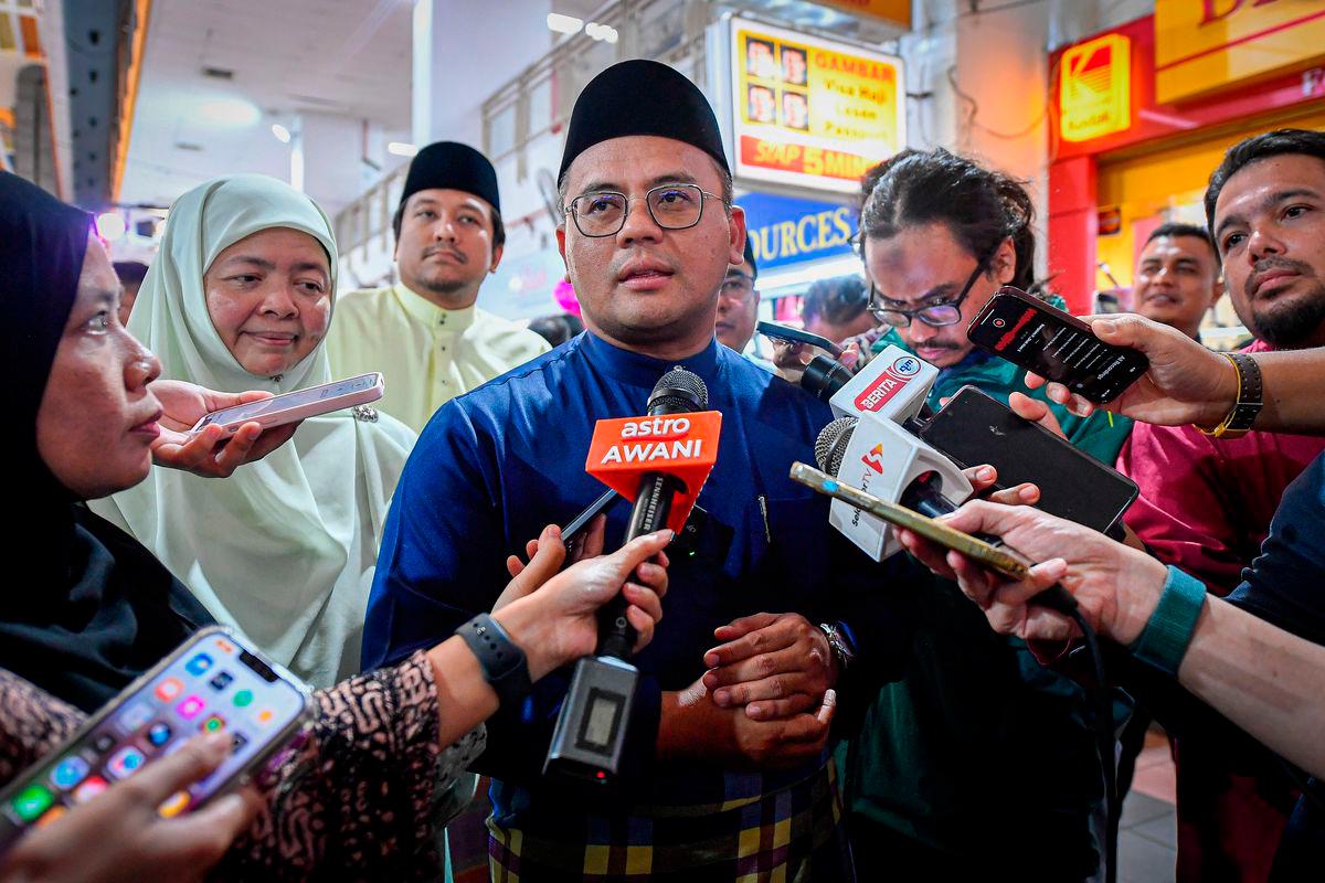 Menteri Besar Datuk Seri Amirudin Shari - Bernamapix