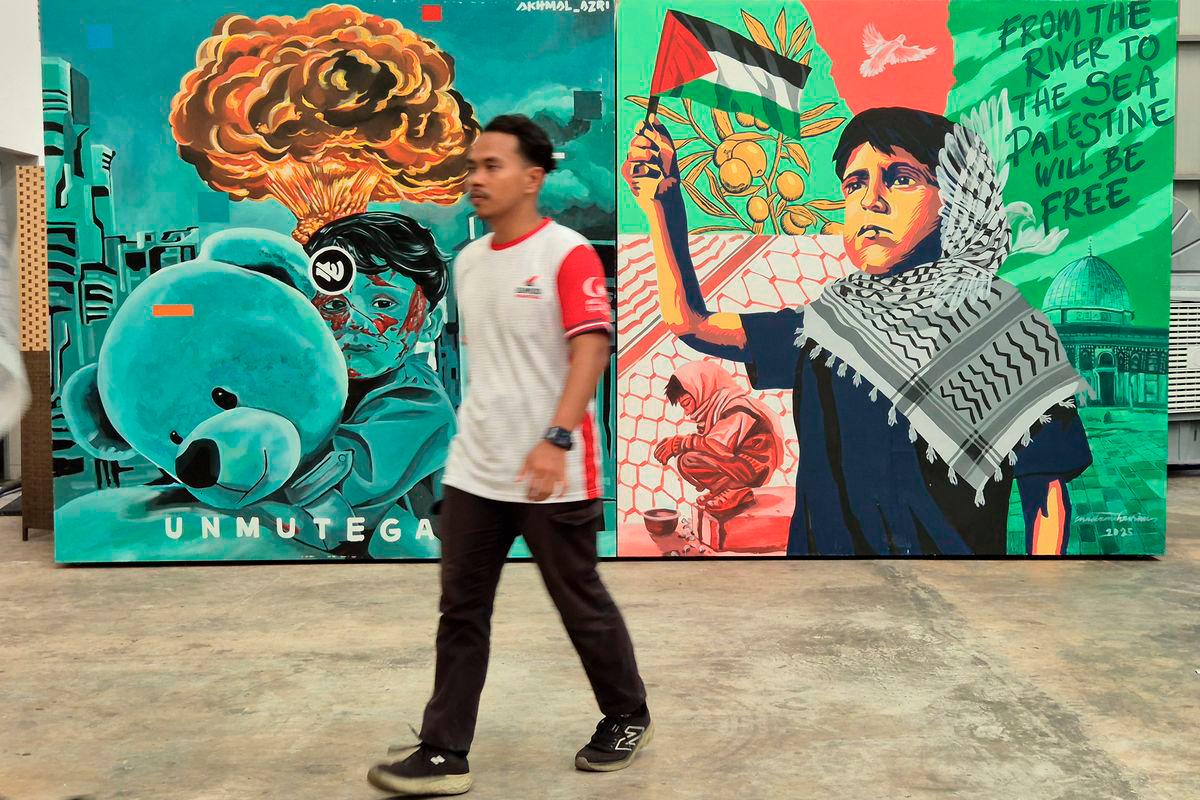 Sebanyak 34 rakyat Malaysia menyertai misi GSF, yang kini berada di perairan antarabangsa berhampiran Greece dan dijangka memasuki zon kuning pada bila-bila masa sebelum dijadual tiba di perairan Gaza, akhir bulan ini. - BERNAMA