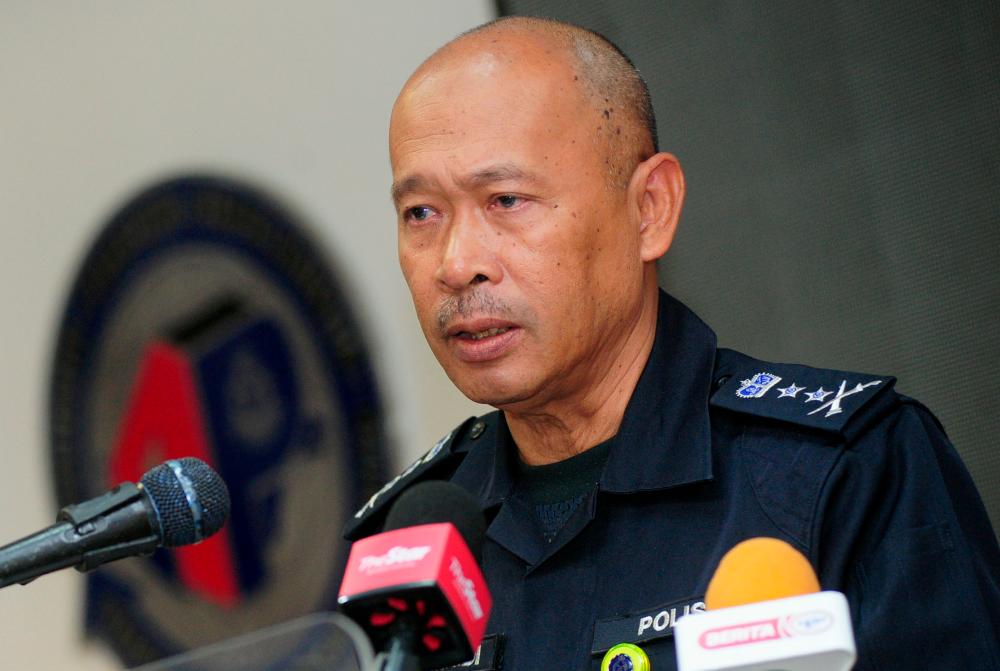 MCO: Selangor cops to increase road closures in stages