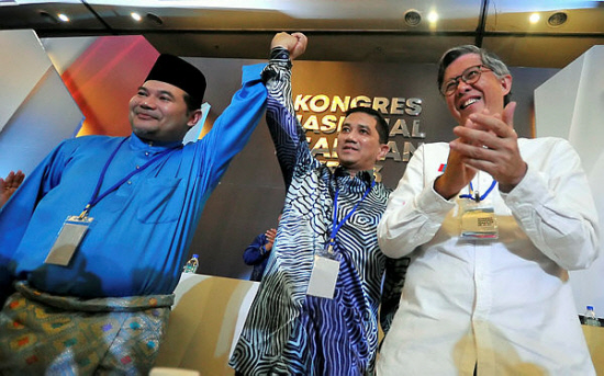 From left: Rafizi Ramli, PKR Deputy President Azmin Ali and PKR vice-president Tian Chua at the party’s congress, on Nov 17, 2018. — Bernama