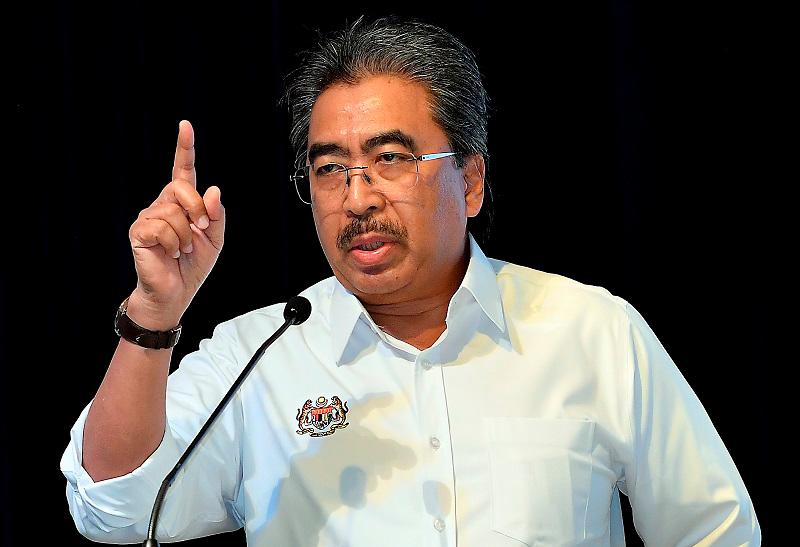 Menteri Perladangan dan Komoditi Datuk Seri Johari Abdul Ghani. - fotoBERNAMA