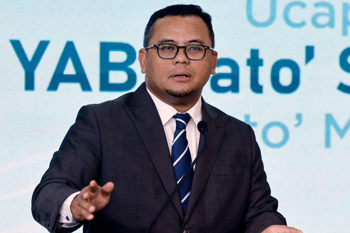 Menteri Besar Datuk Seri Amirudin Shari - Bernamapix