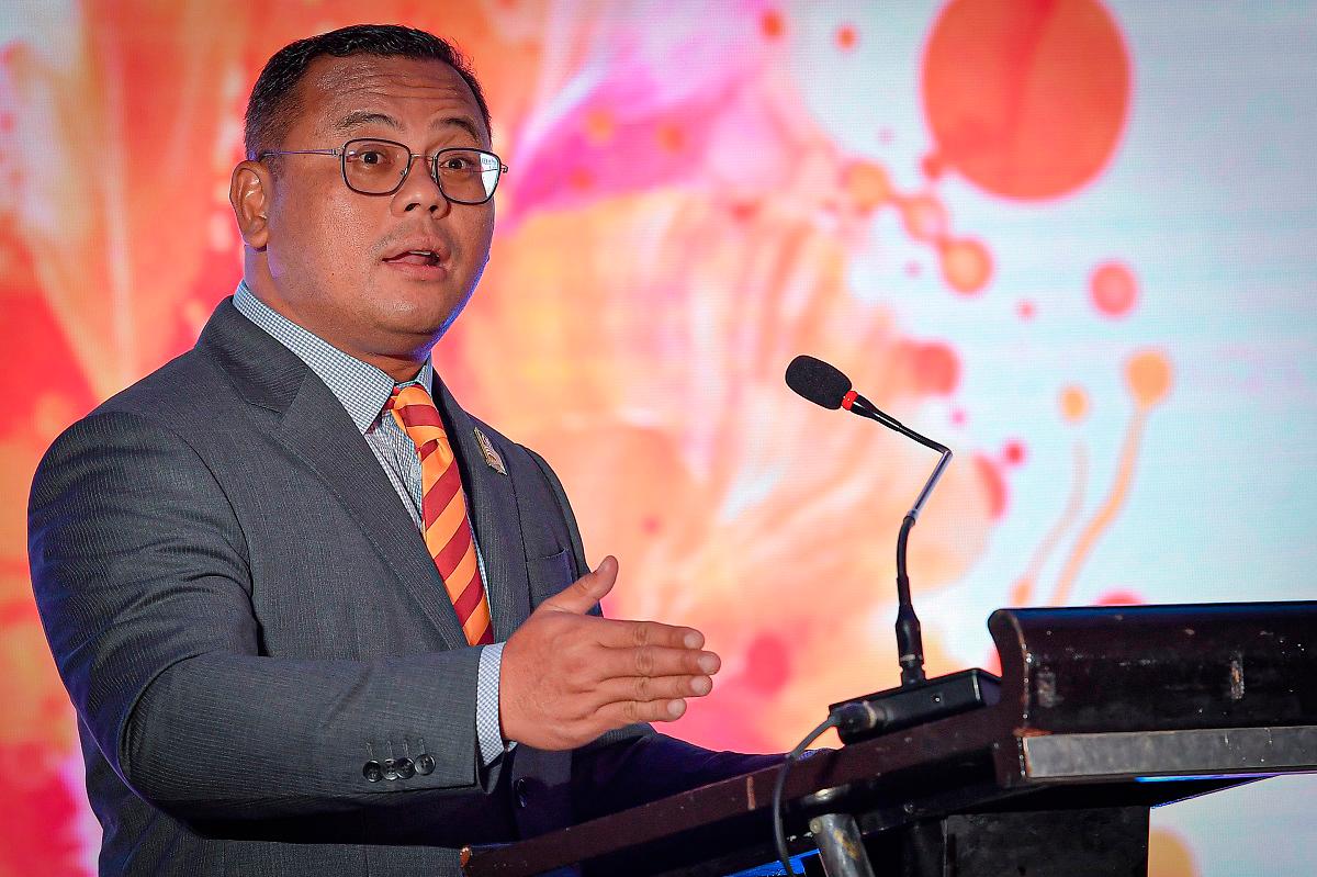 Menteri Besar Selangor Datuk Seri Amirudin Shari. - fotoBERNAMA