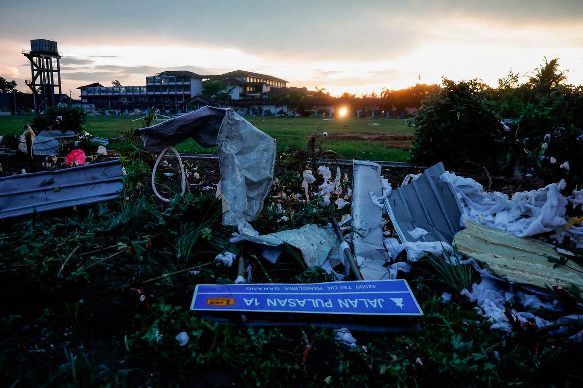 Keadaan bumbung Sekolah Kebangsaan Sijangkang Jaya musnah akibat kejadian ribut yang melanda - fotoBERNAMA