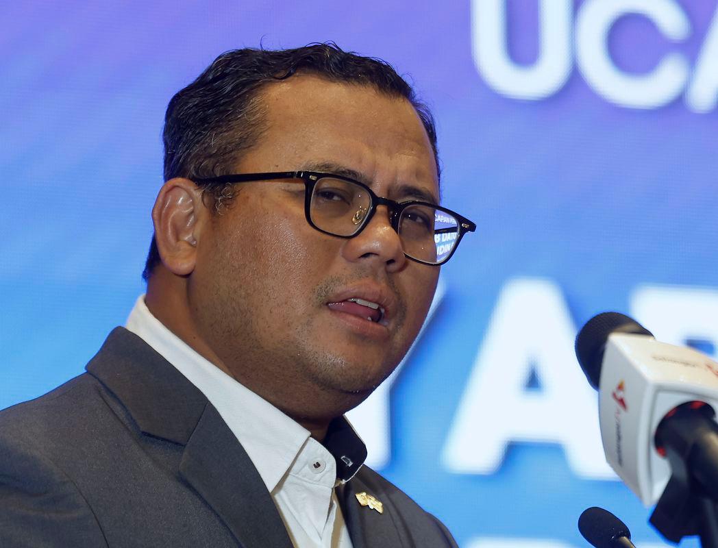 Selangor Menteri Besar Datuk Seri Amirudin Shari - Bernamapix