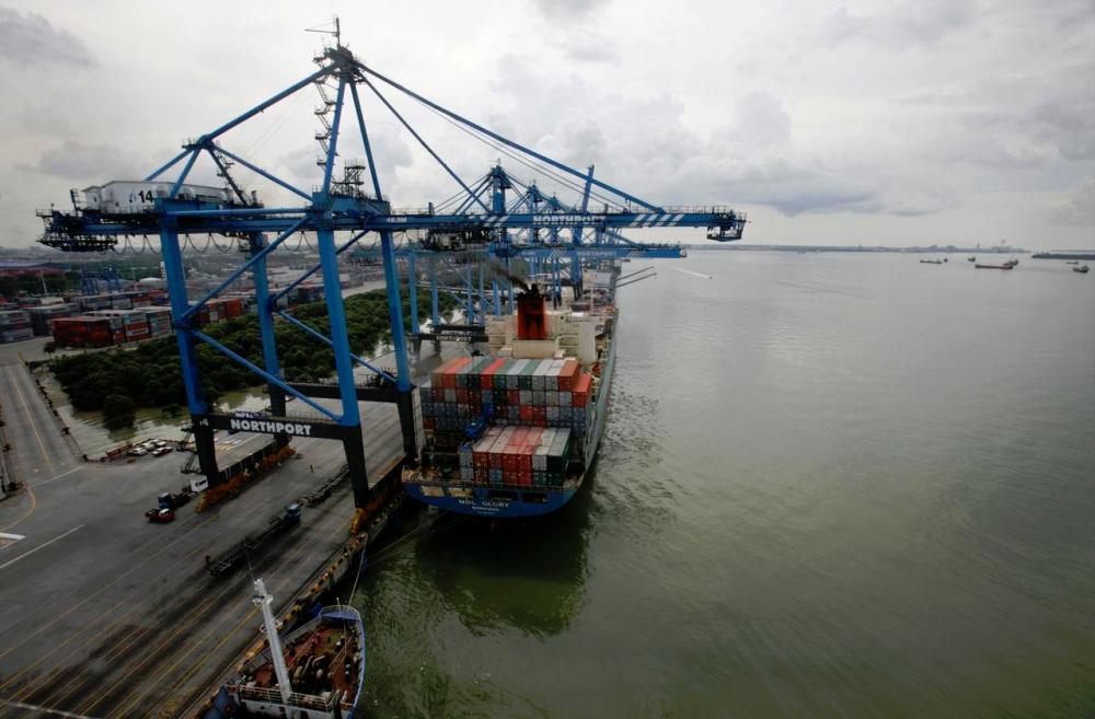 Malaysia’s exports surprisingly rose 1.7% in July. – REUTERSPIX
