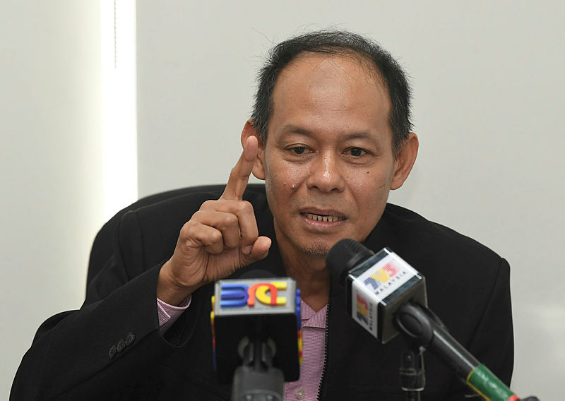 Former Malaysian Anti-Corruption Commission (MACC) Chief Datuk Seri Mohd Shukri Abdull, speaks at a press conference in Putrajaya, on June 8, 2019. — Bernama