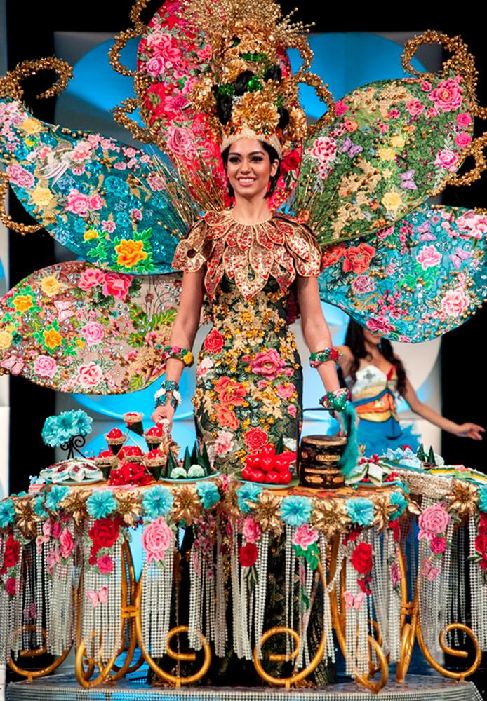 $!Shweta Sekhon, Miss Malaysia 2019 on stage during the National Costume Show at the Marriott Marquis in Atlanta on Friday, December 6, 2019.