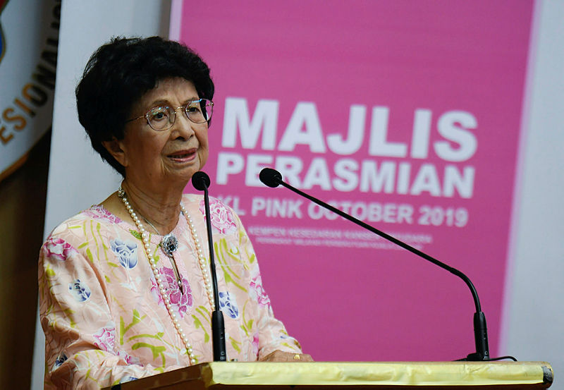 Siti Hasmah reveals successful breast cancer treatment