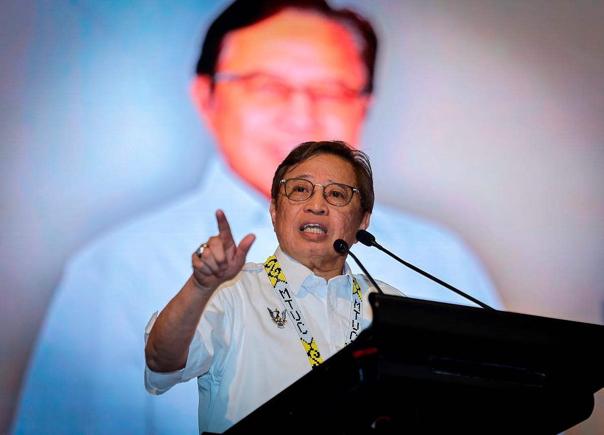 Sarawak Premier Tan Sri Abang Johari Tun Openg. - BERNAMApix