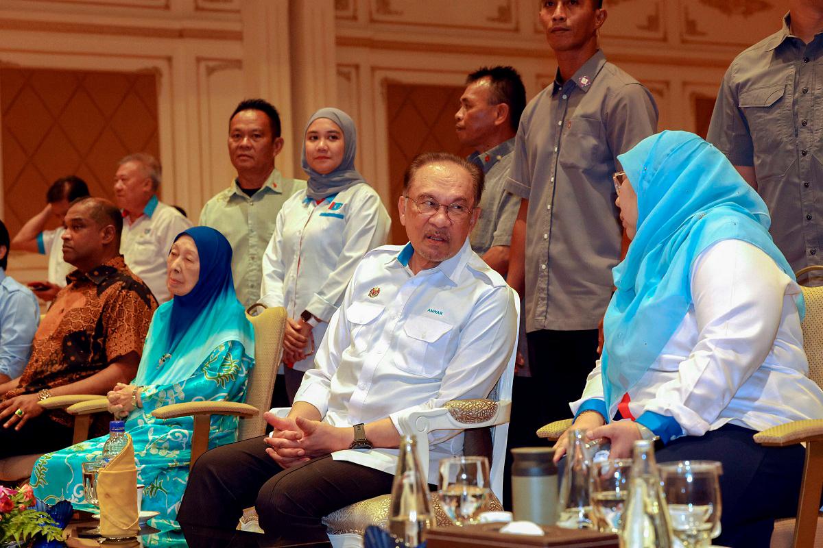 Anwar calls on Sarawak PKR to strengthen party’s grassroots