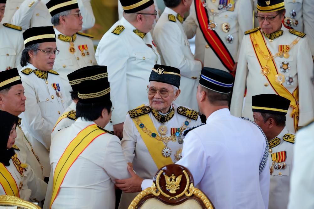 KUCHING, 15 May -- Sarawak State President Tun Abdul Taib Mahmud (centre) was greeted by members of the State Legislative Assembly after completing the Opening Ceremony of the First Meeting for the Second Term of the 19th Sarawak State Legislative Assembly Conference in Petra Jaya today. BERNAMAPIX