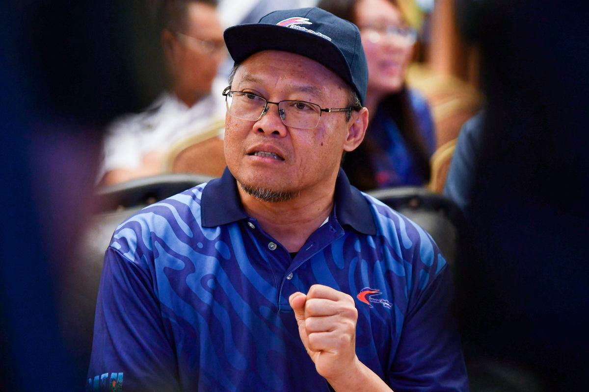 Ketua Pengarah Jabatan Perikanan Datuk Adnan Hussain. - BERNAMA