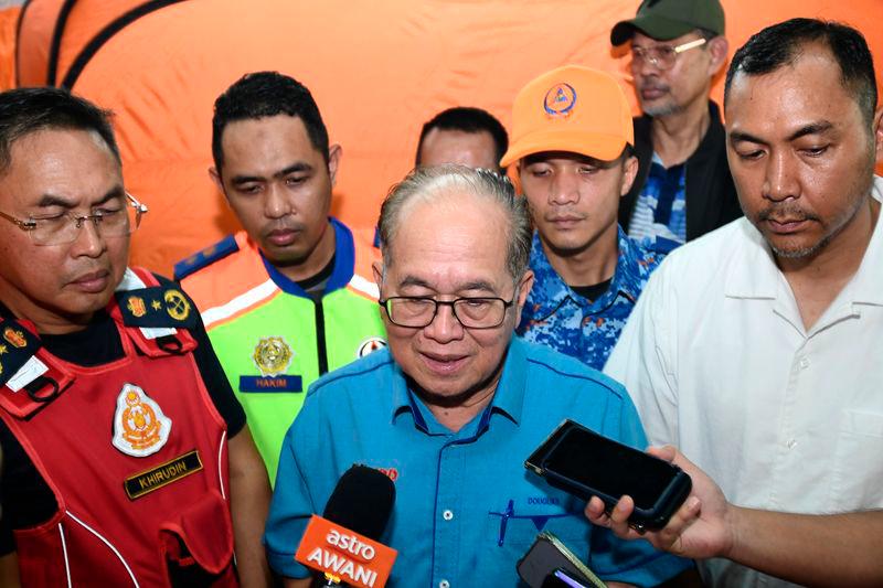 Timbalan Premier Sarawak dan Menteri Infrastruktur dan Pembangunan Pelabuhan Negeri, Datuk Amar Douglas Uggah Embas - fotoBERNAMA