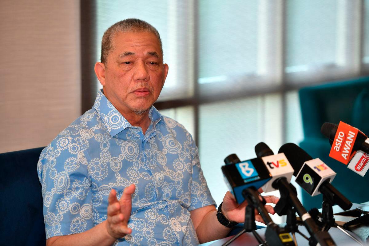 Timbalan Perdana Menteri, Datuk Amar Fadillah Yusof, bercakap pada sidang media mengenai Belanjawan 2026 di sebuah hotel, hari ini. - BERNAMA