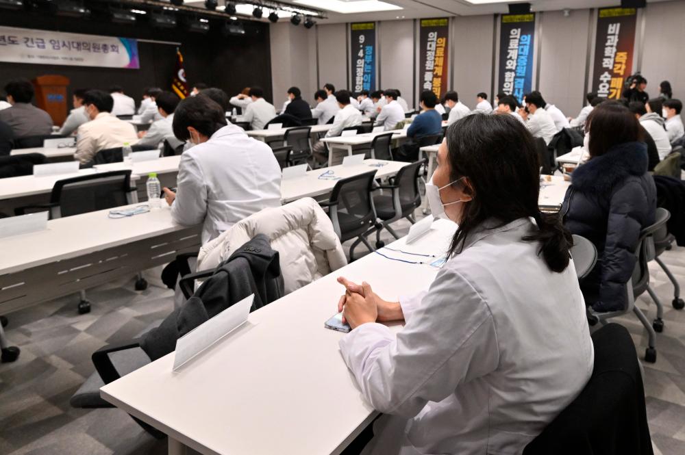 More Than 6 400 Trainee Doctors In South Korea Submit Resignations As