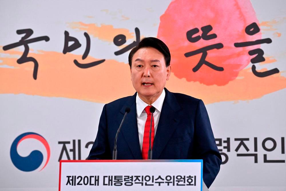 S.Korean President-elect speaks with Zelenskyy by phone