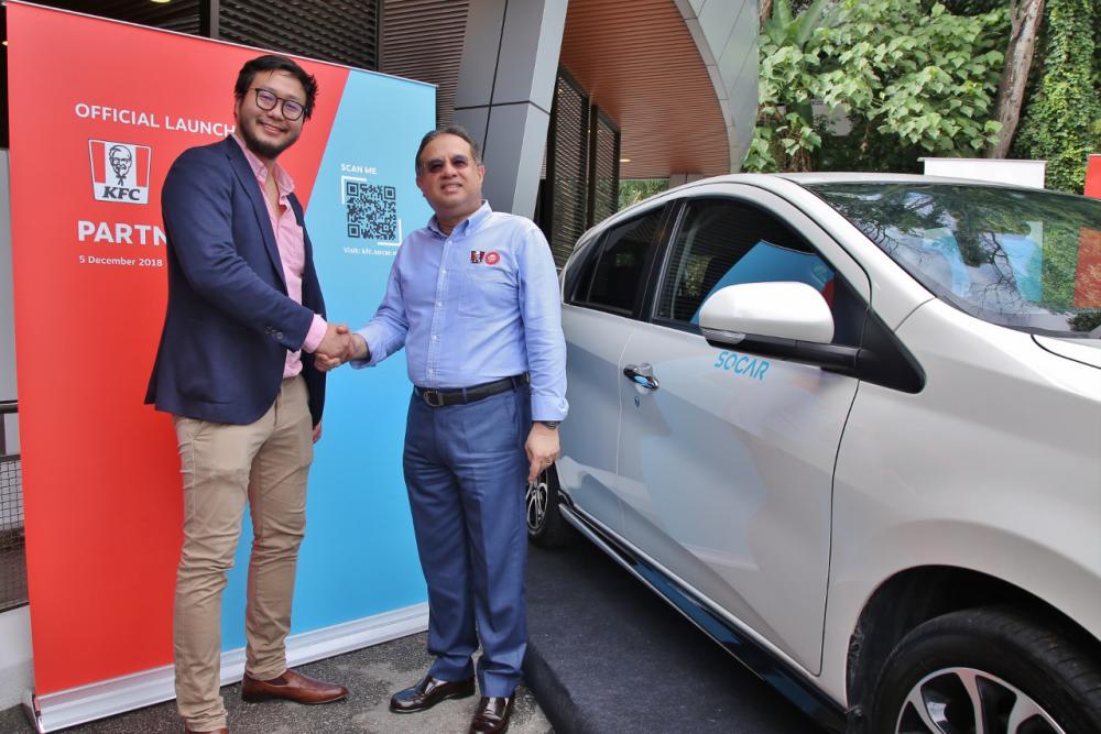 Foong (left) and Mohamed Azahari during the launch of the partnership.