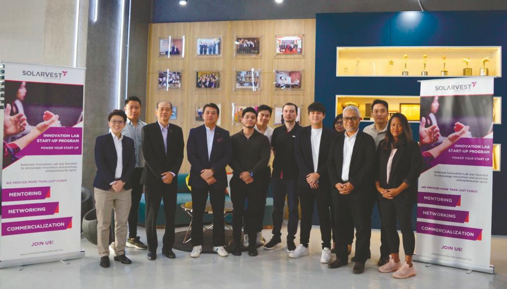 Launch of Solarvest’s SIL2023 with representatives of strategic partners MDEC, TM, OCBC Bank (Malaysia), Microsoft Malaysia, pitchIN, Alta Group Malaysia and Common Ground.