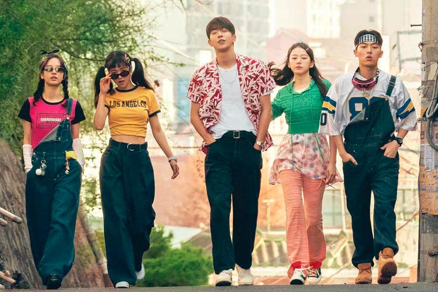 Twenty-Five Twenty-One is set in the nostalgic world of the ‘90s. – Soompi $!Twenty-Five Twenty-One is set in the nostalgic world of the ‘90s. – Soompi