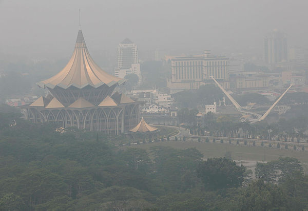 A view of the haze today at 1pm in Kuching. — BBXpress