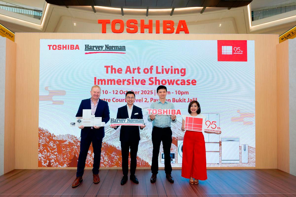 Steven (second right) at the opening of Toshiba’s The Art of Living Immersive Showcase at Pavilion Bukit Jalil