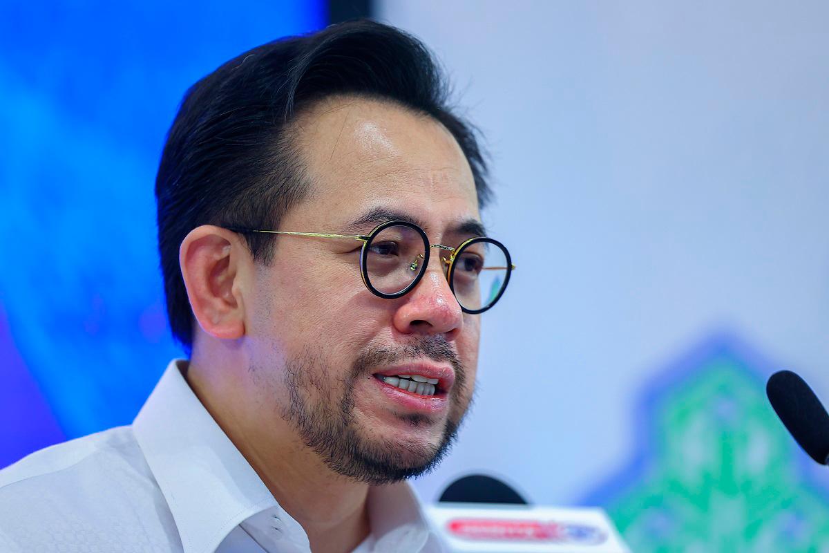 Menteri Sumber Manusia, Steven Sim. - fotoBERNAMA