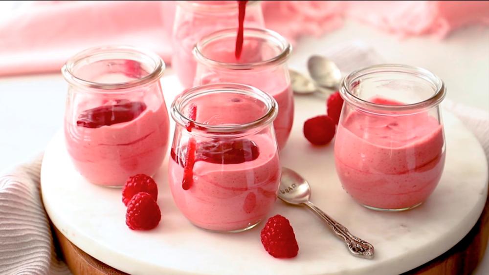 $!Light and airy, raspberry mousse melts in your mouth. – PIC FROM YOUTUBE @SUGARSALTMAGIC