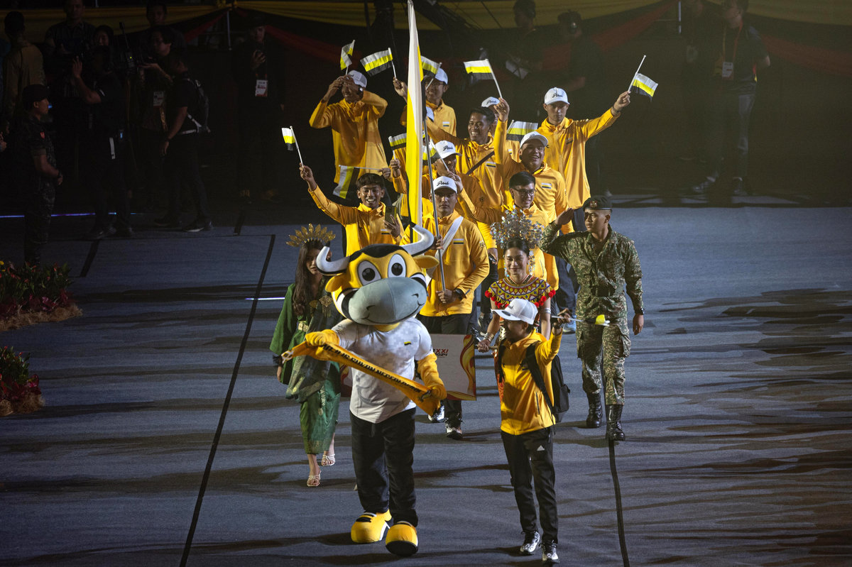 The Perak contingent entering the stadium during the Closing Ceremony of the Malaysia Games (SUKMA) Sarawak 2024 at the Petra Jaya Unity Stadium on 24 August, 2025. – BERNAMA