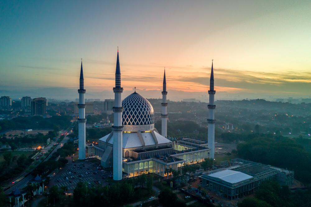 Sultan Salahuddin Abdul Aziz Shah Mosque, Shah Alam. – ALL PICS COURTESY OF TOURISM SELANGOR