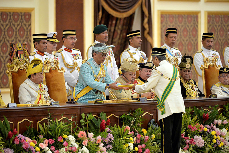Prime Minister Tun Dr Mahathir Moamad hands over the instrument of proclamation to Al-Sultan Abdullah Ri’ayatuddin Al-Mustafa Billah Shah, at Istana Negara, on Jan 31, 2019. — Bernama