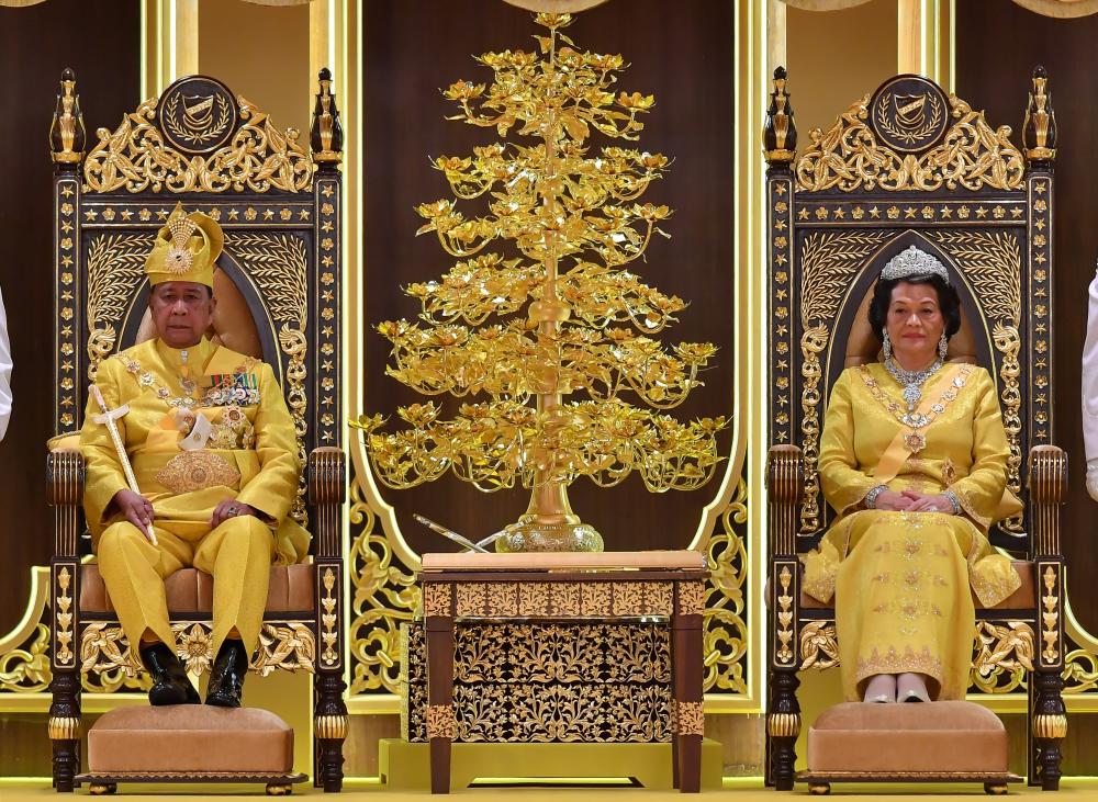 The installation ceremony for the 29th Sultan of Kedah in full tradition and customs of the Kedah Malay Sultanate held on Oct 22, 2018. — Bernama