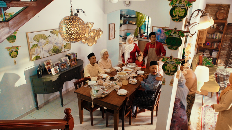 $!The concept of the wife always being the one to make the sacrifice is challenged in this short Hari Raya video