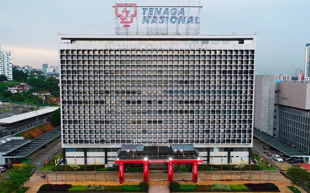 TNB says the Green Lane Pathway is an exclusive and strategic offering to provide solutions to data centre operators. – TNB pic