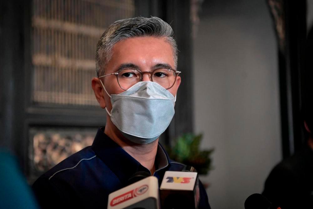 According to Tengku Zafrul, for PSU 2.0, the wage subsidy was extended for three months for existing employers, that is those who had received PSU, while a six-month extension was given to all applicants from Oct 1, 2020 to Dec 31, 2020. BERNAMApix