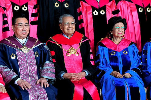 Prime Minister Tun Dr Mahathir Mohamad and his wife Tun Dr Siti Hasmah Mohamad Ali are pictured with Rangsit University President Dr Arthit Ourairat before the prime minister received the honorary doctorate degree at Thailand’s Rangsit University, on Dec 16, 2018. — Bernama