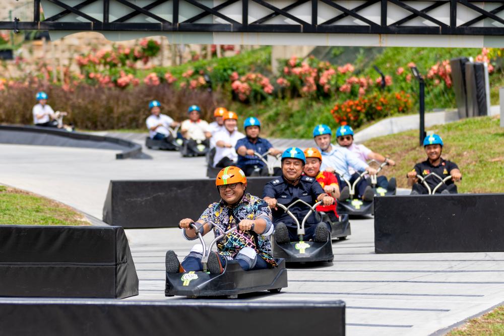 $!Amirudin experiencing the luge at Skyline Luge Kuala Lumpur.