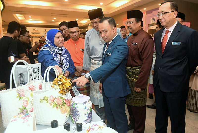 Education Minister Dr Maszlee Malik at the soft launch of three initiatives for community colleges, at the Education Ministry, on April 26, 2019. — Bernama