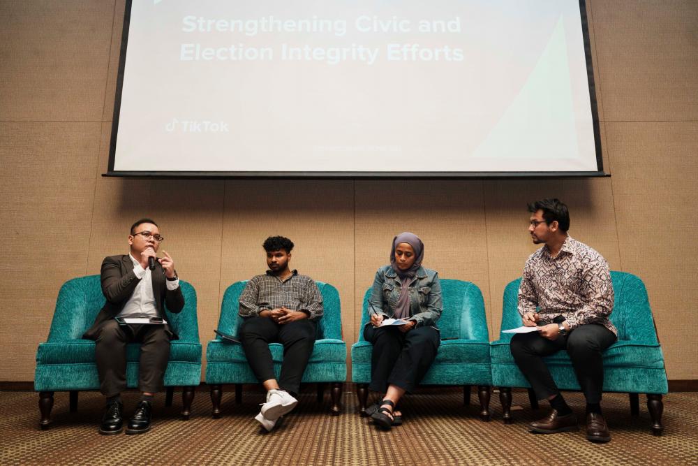 A panel discussion featuring TikTok and a few of its safety partners, such as the Centre for Independent Journalism (CIJ Malaysia), Jom Check, and INITIATE.MY, the panel shared insights from GE15.