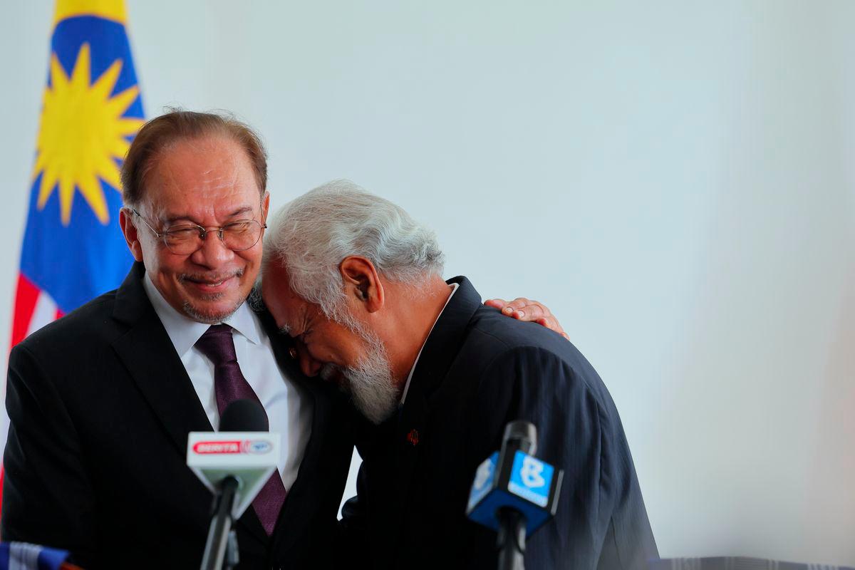 Perdana Menteri Datuk Seri Anwar Ibrahim dan Perdana Menteri Timor-Leste Kay Rala Xanana Gusmão mengadakan sidang media bersama selepas mesyuarat dua hala di Istana Kerajaan hari ini. - fotoBERNAMA