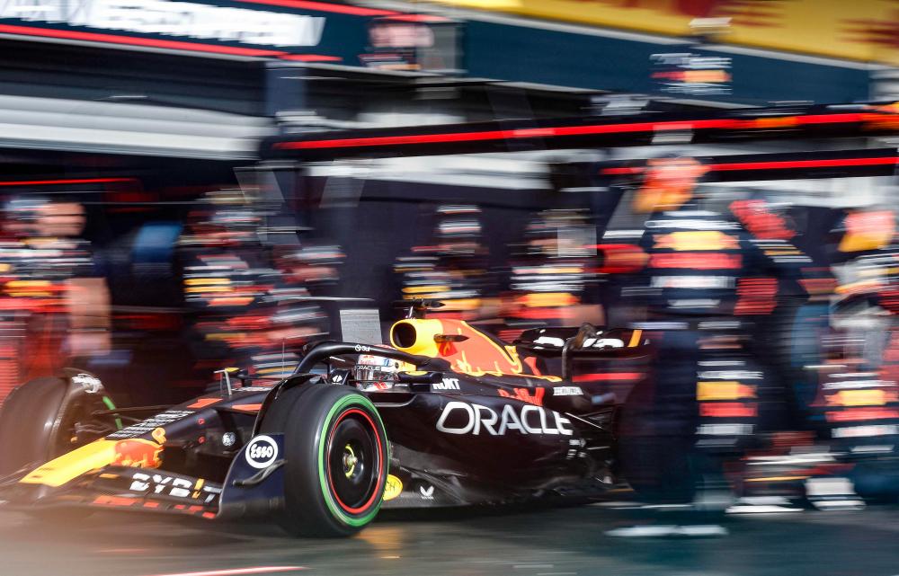 F1 - Max Verstappen storms to Sprint victory ahead of Oscar