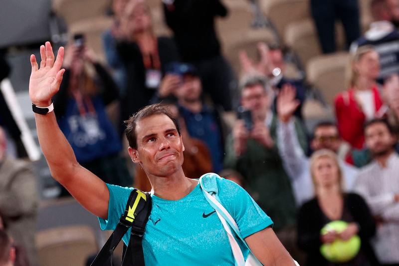 TOPSHOT - Spain's Rafael Nadal gestures as he leaves the court after losing against Germany's Alexander Zverev in their men's singles match on Court Philippe-Chatrier on day two of The French Open tennis tournament at The Roland Garros Complex in Paris on May 27, 2024. - AFPPIX