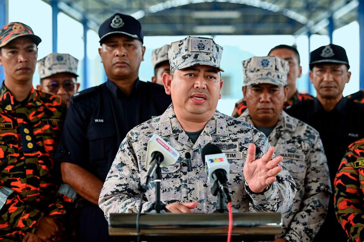Pahang State Maritime Director, First Admiral Maritime Mazlan Mat Rejab, speaks during a press conference on the ghost ship drifting at the Malaysian Maritime Enforcement Agency’s Kemaman Maritime Zone Jetty today. - BERNAMA