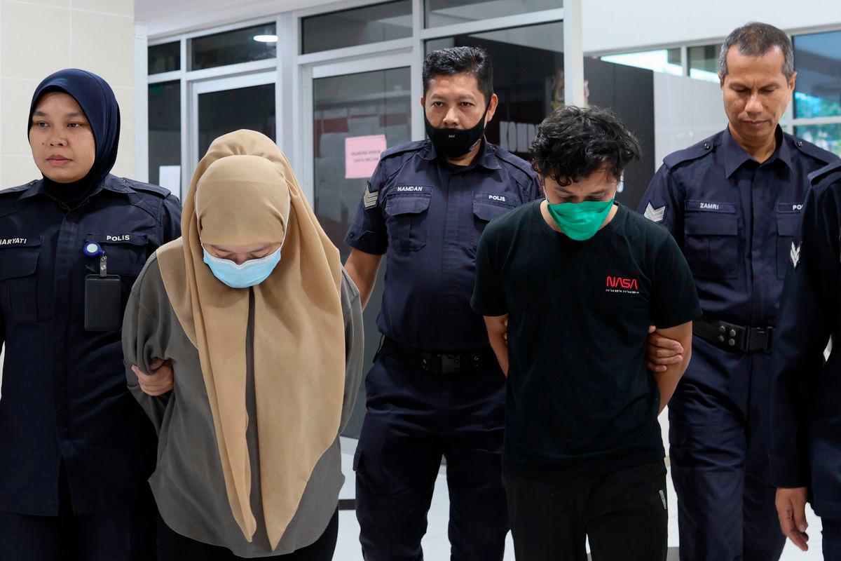 Sepasang suami isteri didakwa di Mahkamah Sesyen di sini hari ini, atas tuduhan menyebabkan kecederaan fizikal ke atas seorang kanak-kanak lelaki berusia satu tahun 10 bulan- - fotoBERNAMA