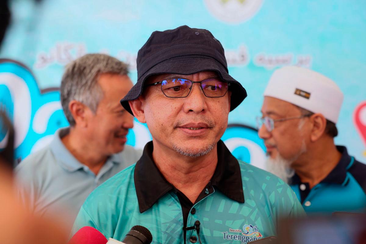 Terengganu Tourism, Culture, Environment and Climate Change Committee chairman Datuk Razali Idris - Photo by BERNAMA